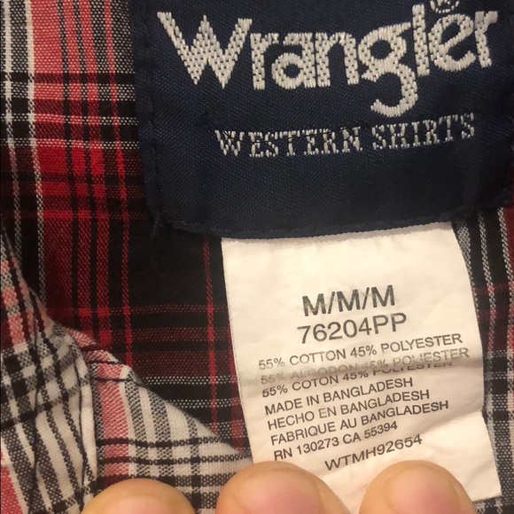 Men’s Wrangler Button Down - Picture 2 of 2